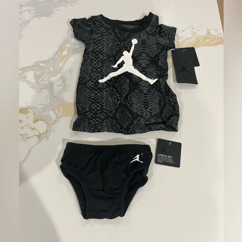 Jordan Kids Black and Gray Diaper Cover Set